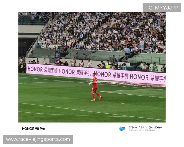 足球球星忐忑的内心独白：从荣耀到压力，如何在巅峰之上寻找自我